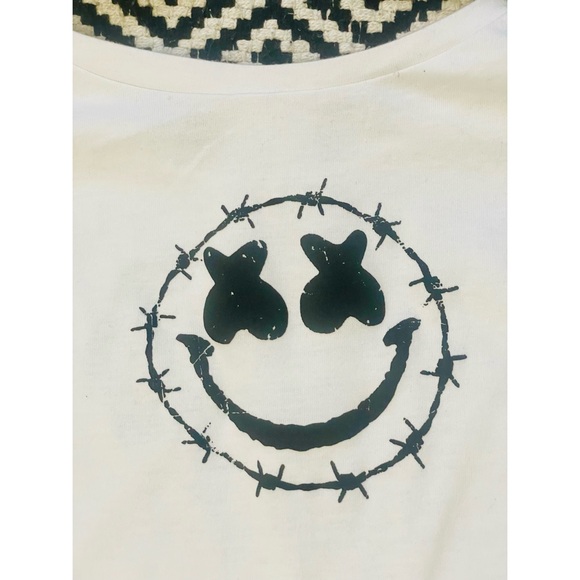 Spirit Halloween DJ Marshmello Costume - Picture 7 of 15